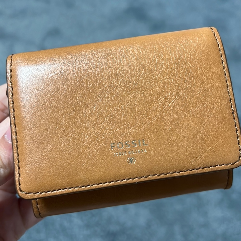 NWT Fossil Keychain Wallet Sydney Keycase Camel Caramel